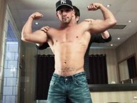 Помоги качку кончить и проглоти сперму